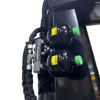 Akumulatory hydrauliczne na siłownikach obrotu i podnoszenia - D1/D2